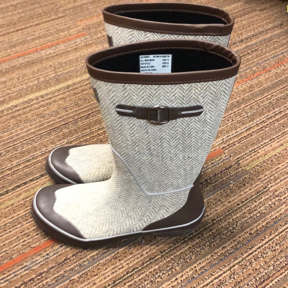 Women’s Arctic Shield Rain Boots. Size 10